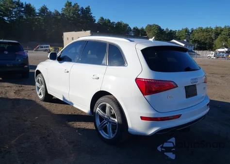 2010 Audi Q5 3.2 Premium from USA, damaged, VIN WA1WKAFP3AA022658